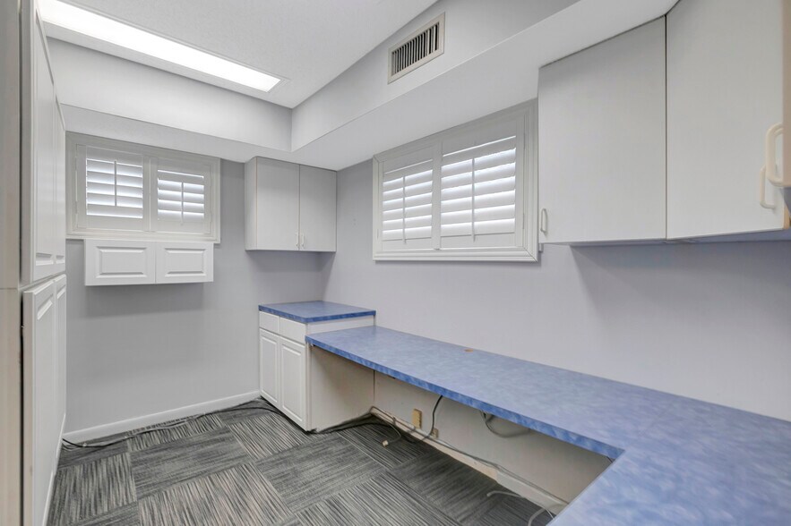 More Photos Of 1511 Indian Rocks Rd S, Largo Medical For Lease