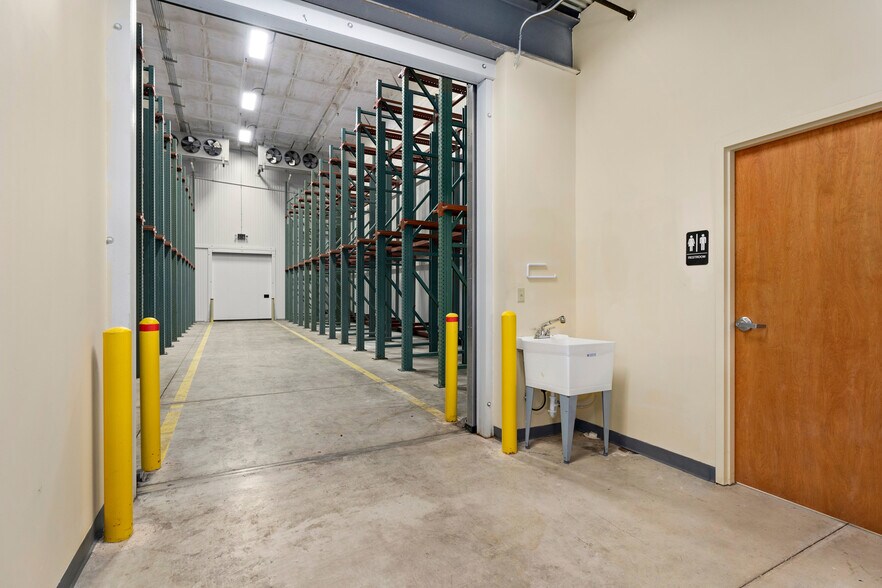 More Photos Of 9342 SE Loop 410, San Antonio Refrigeration Cold Storage For Sale