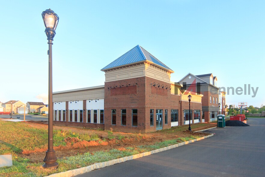 More Photos Of 90-105 Saddle Way, Chesterfield Apartments For Lease