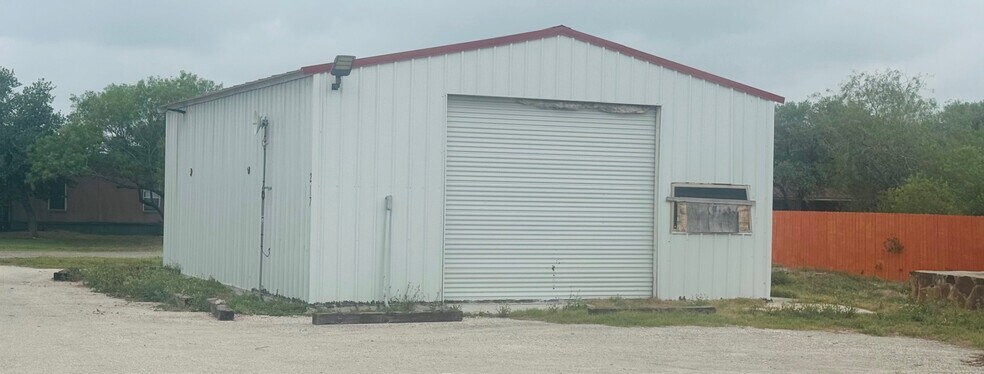 More Photos Of 217 Second St, Agua Dulce General Retail For Sale