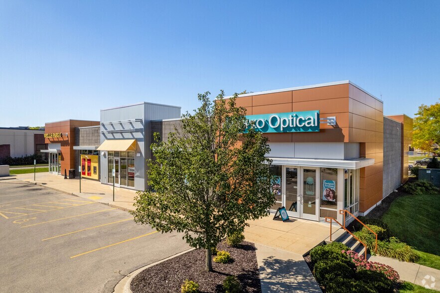 More Photos Of 420-430 Gammon Pl, Madison Freestanding For Lease