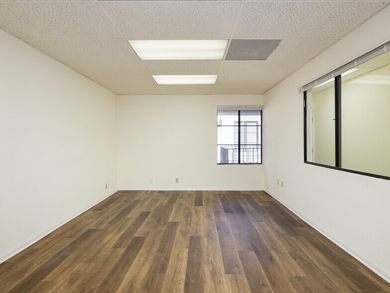 More Photos Of 302 W Grand Ave, El Segundo Office For Lease