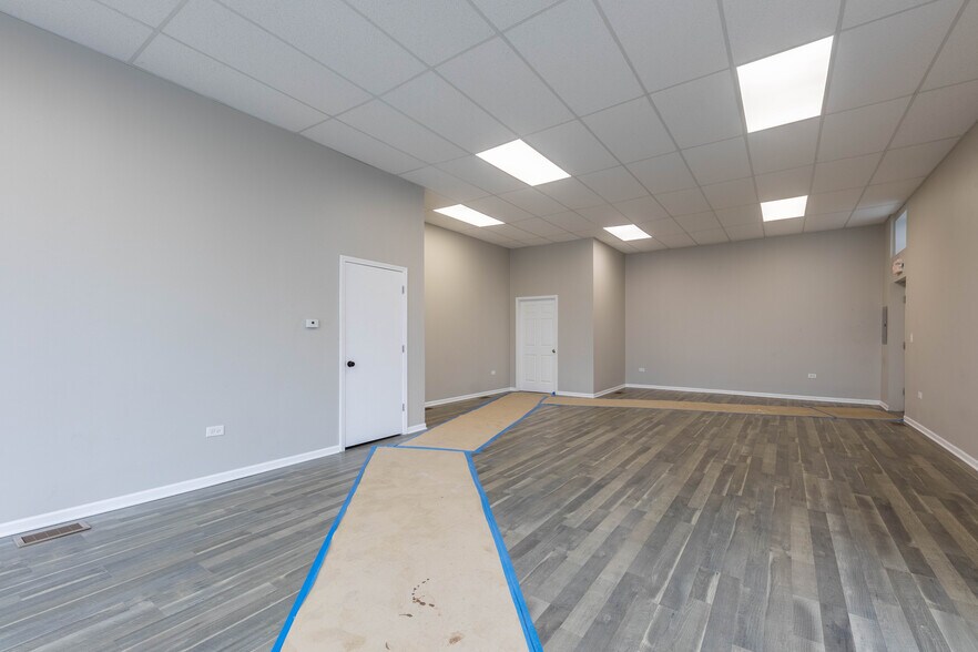 More Photos Of 1547 S Oak Park Ave, Berwyn Storefront Retail Residential For Lease