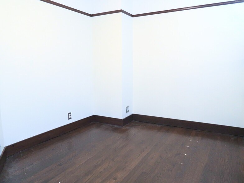 More Photos Of 6710 Greenwood Ave N, Seattle Apartments For Sale