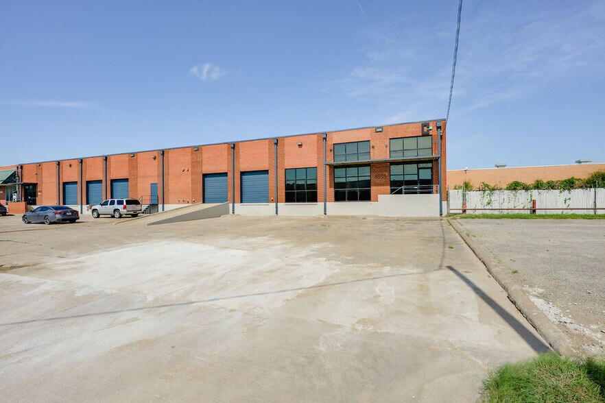 Primary Photo Of 4855 Cash Rd, Dallas Showroom For Lease