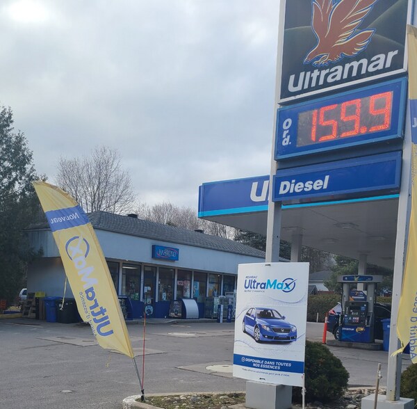 More Photos Of 3620 Rte Harwood, Vaudreuil-dorion Service Station For Sale