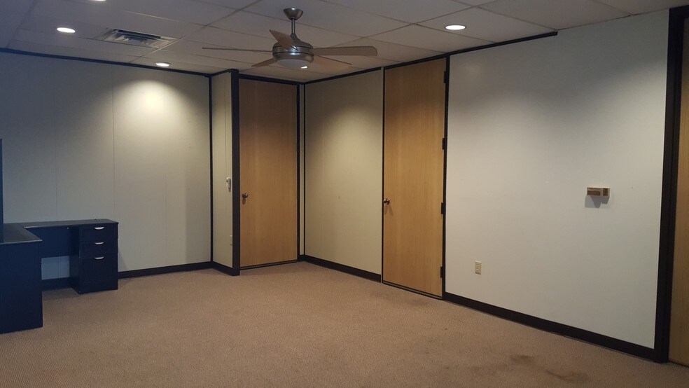 More Photos Of 1720 Kaliste Saloom Rd, Lafayette Office For Lease