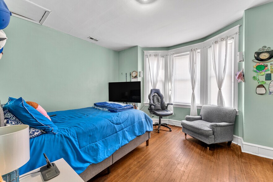 More Photos Of 3807 Pacific Ave, Wildwood Office Residential For Sale