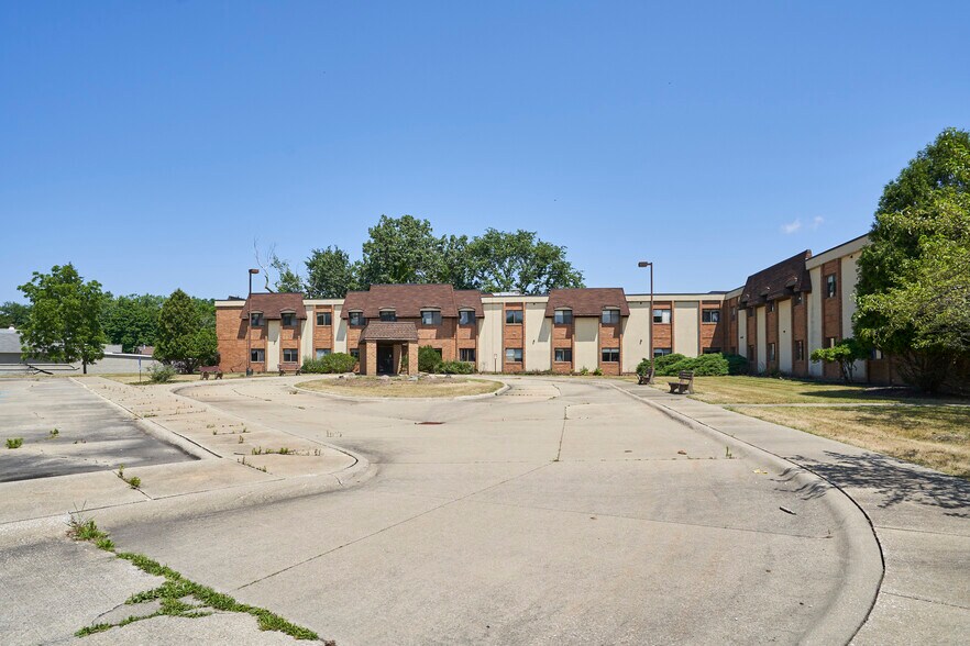 More Photos Of 16231 Broadway Ave, Maple Heights Assisted Living For Sale