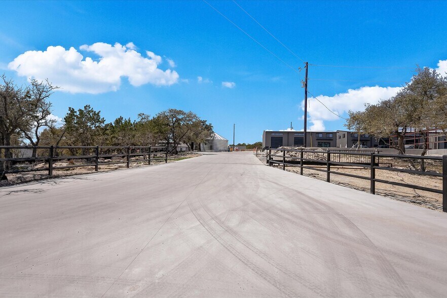 More Photos Of 451 Farrell Rd, Dripping Springs Light Distribution For Sale
