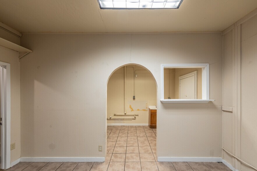 More Photos Of 1006 West Ave, San Antonio Freestanding For Sale