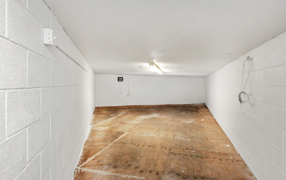 More Photos Of 4931 Venice Blvd, Los Angeles Storefront For Lease