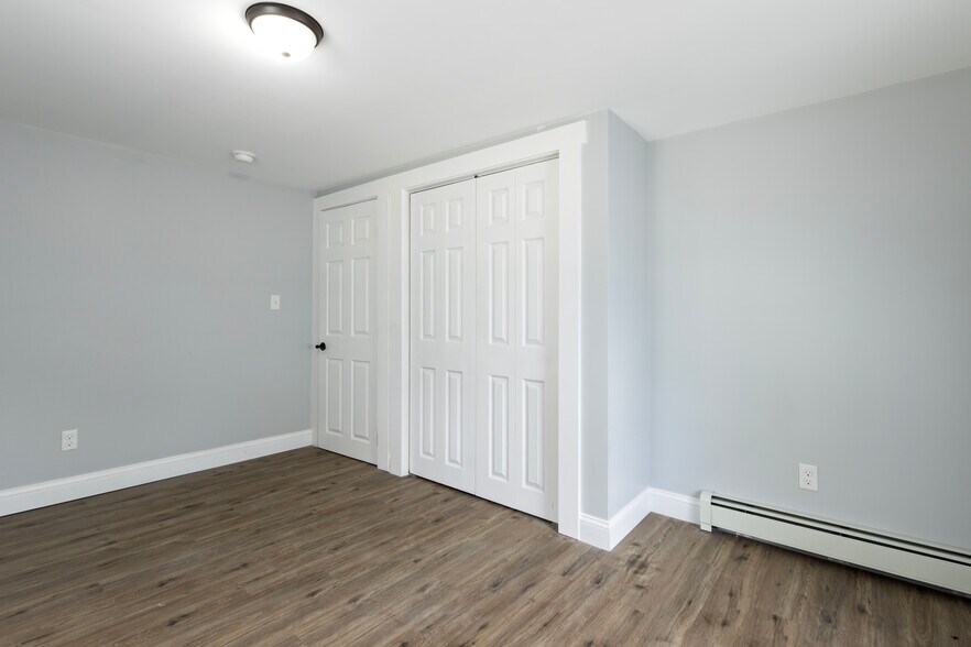 More Photos Of 14 W Natick Rd, Warwick Apartments For Sale