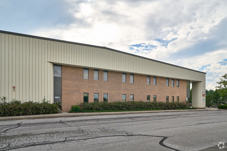 More Photos Of 6809 Bowmans Xing, Frederick Light Distribution For Lease