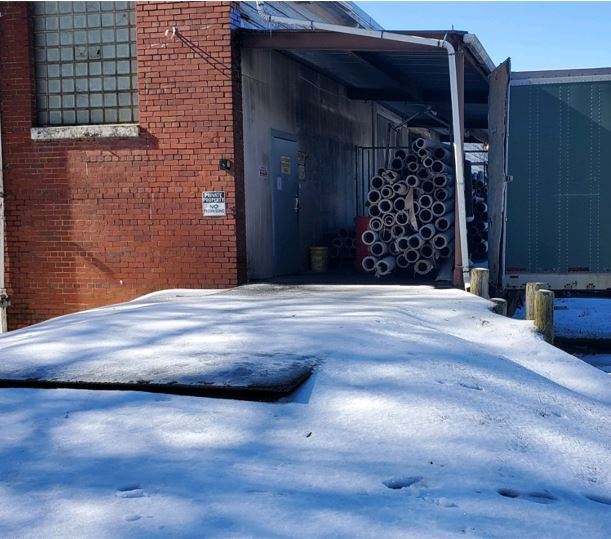 More Photos Of 312 W Luther Ave, Liberty Manufacturing For Sale