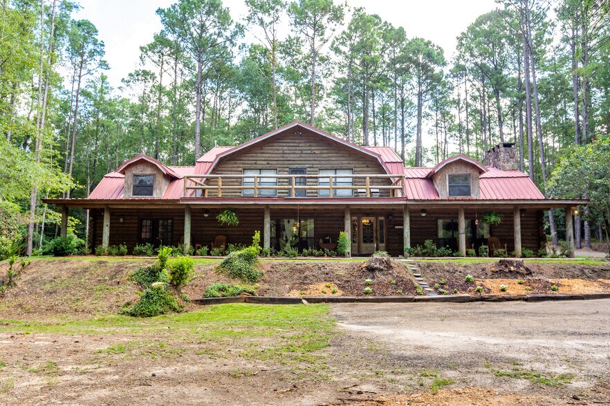 Primary Photo Of 4032 Highway 48 W, Mccomb Specialty For Sale