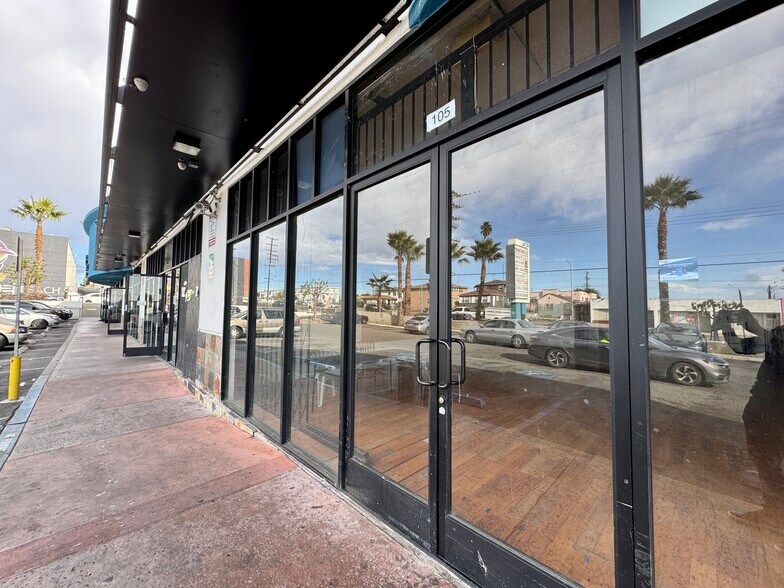 More Photos Of 10714 S Western Ave, Los Angeles Unknown For Lease