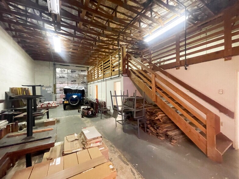 More Photos Of 1000 Bertelsen Rd, Eugene Warehouse For Sale