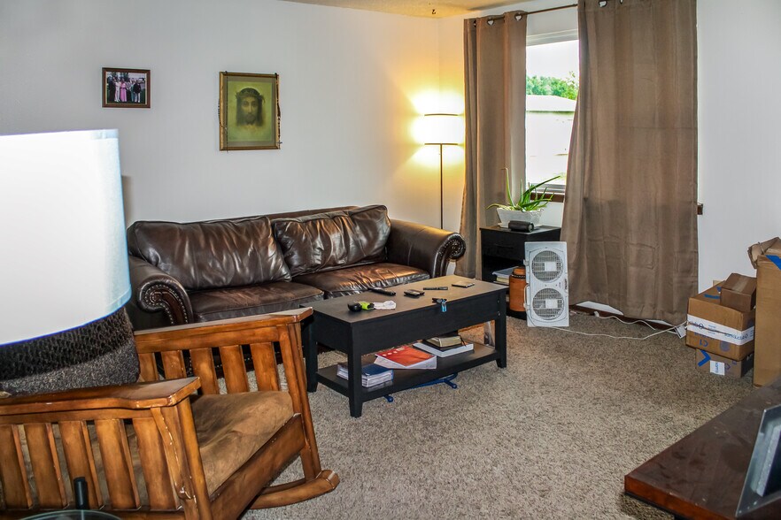 More Photos Of 932 Oilfield Ave, Shelby Multifamily For Sale
