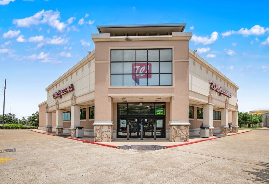 More Photos Of 19660-20030 Southwest Fwy, Sugar Land Unknown For Lease