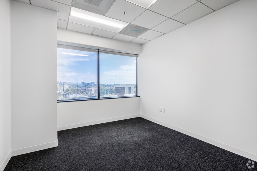 More Photos Of 401 Wilshire Blvd, Santa Monica Office For Lease