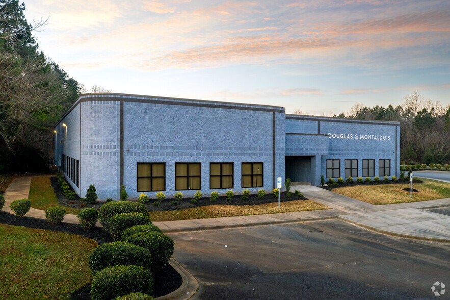 Primary Photo Of 3400 Latrobe Dr, Charlotte Flex For Lease