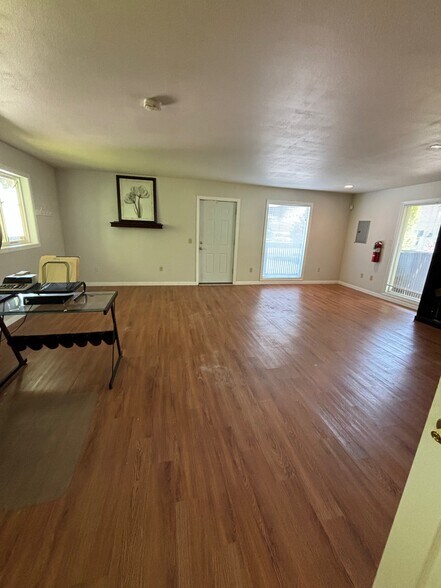 More Photos Of 15350 NE Sandy Blvd, Portland Office Residential For Sale