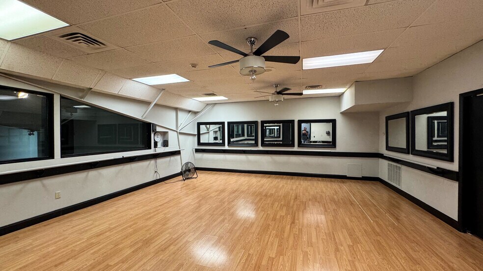 More Photos Of 5133 Darrow Rd, Hudson Health Club For Sale