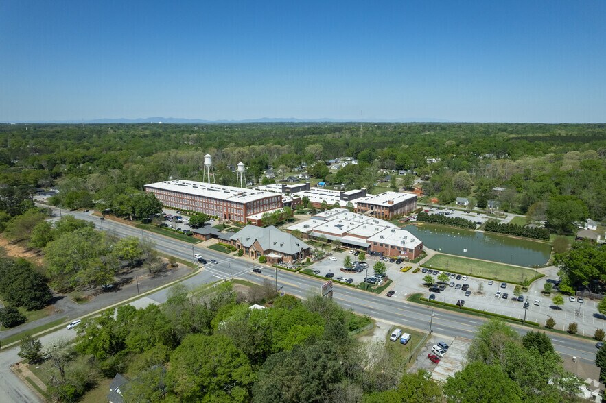 More Photos Of 1800 Drayton Rd, Spartanburg Storefront Retail Office For Lease