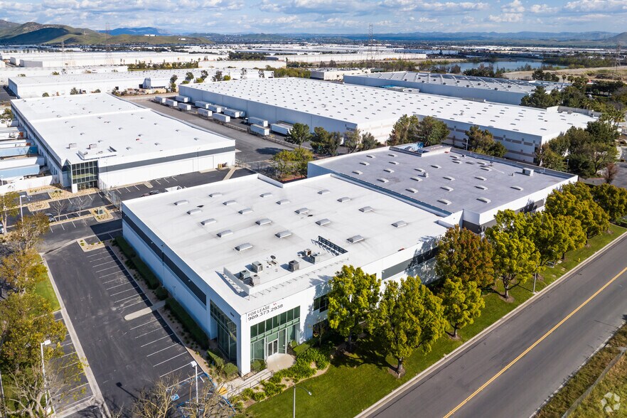 More Photos Of 1945 Burgundy Pl, Ontario Warehouse For Lease