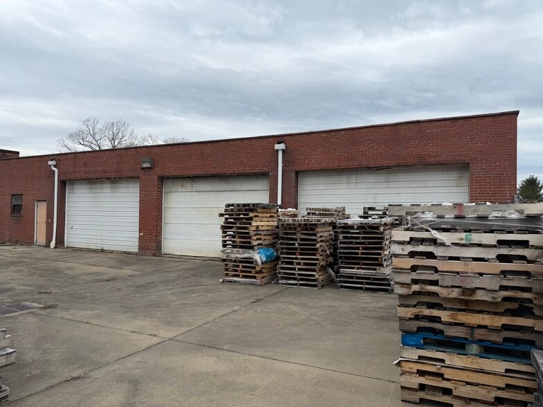 More Photos Of 1200 Morgantown Ave, Fairmont Warehouse For Sale