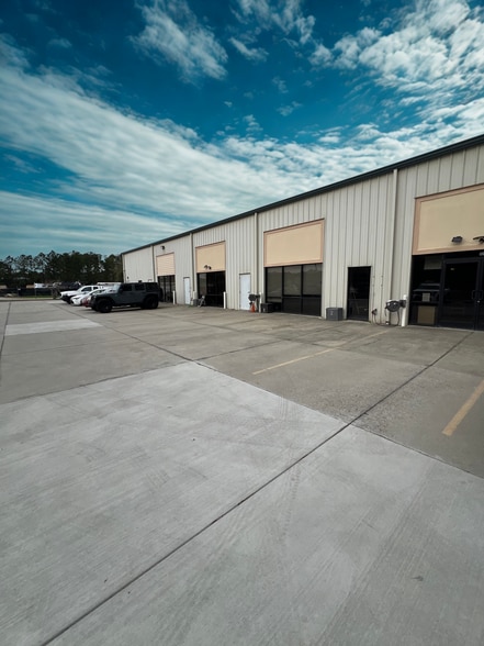 More Photos Of 100 Lichen Ct, Myrtle Beach Flex For Sale