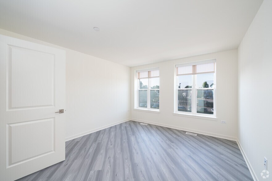 More Photos Of 122 E Northwest Hwy, Mount Prospect Apartments For Lease