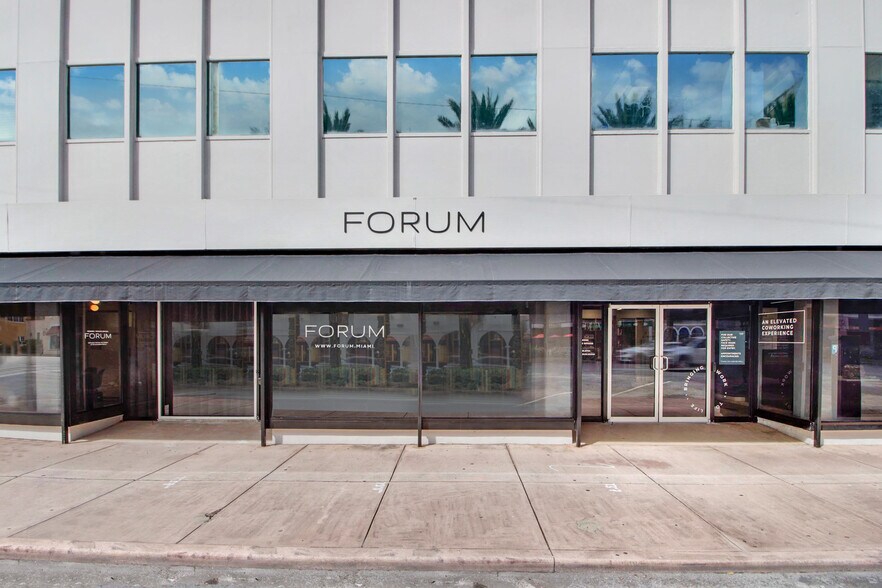 Primary Photo Of 275-299 Alhambra Cir, Coral Gables Loft Creative Space For Lease