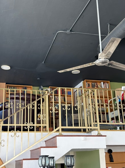 More Photos Of 403-411 W 6th St, San Pedro Storefront Retail Office For Lease