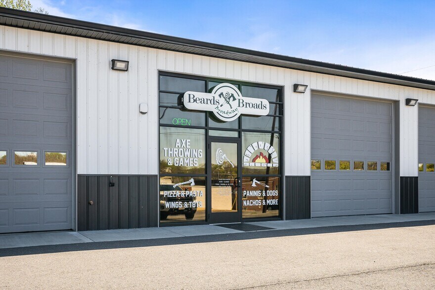 More Photos Of 171 N Central St, Broadway Flex For Sale