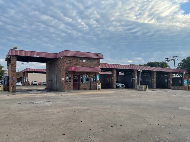 Primary Photo Of 1101 Yellow Jacket Ln, Rockwall Carwash For Sale