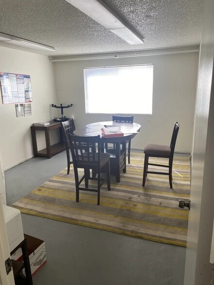 More Photos Of 636 W Commerce Ave, Gilbert Manufacturing For Lease