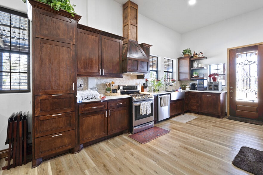 More Photos Of 3070 State Highway 19, Huntsville Specialty For Sale