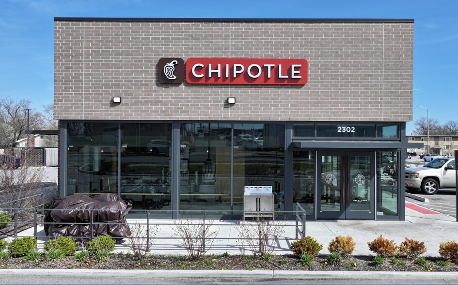 Primary Photo Of 2302 Thornton Lansing Rd, Lansing General Retail For Sale