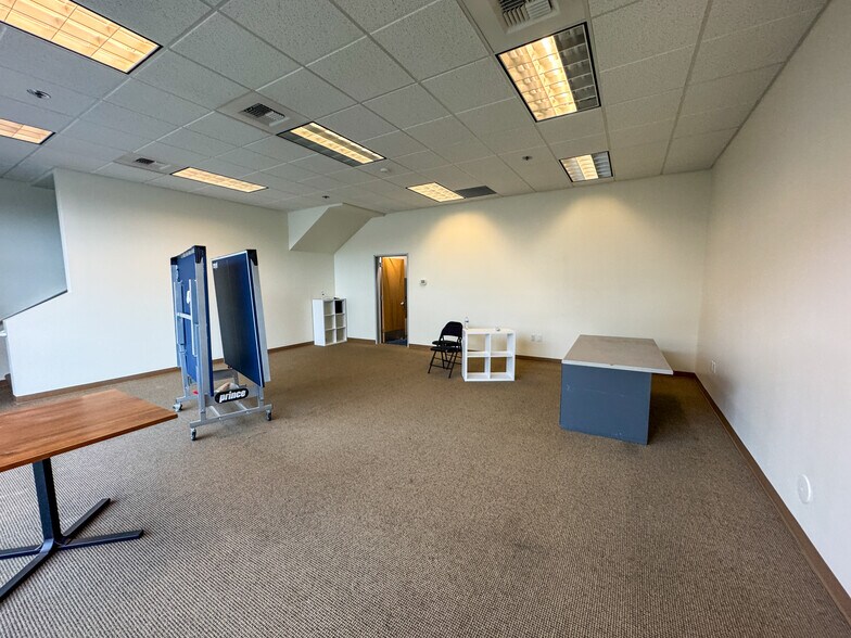 More Photos Of 3479 NE John Olsen Ave, Hillsboro Flex For Lease