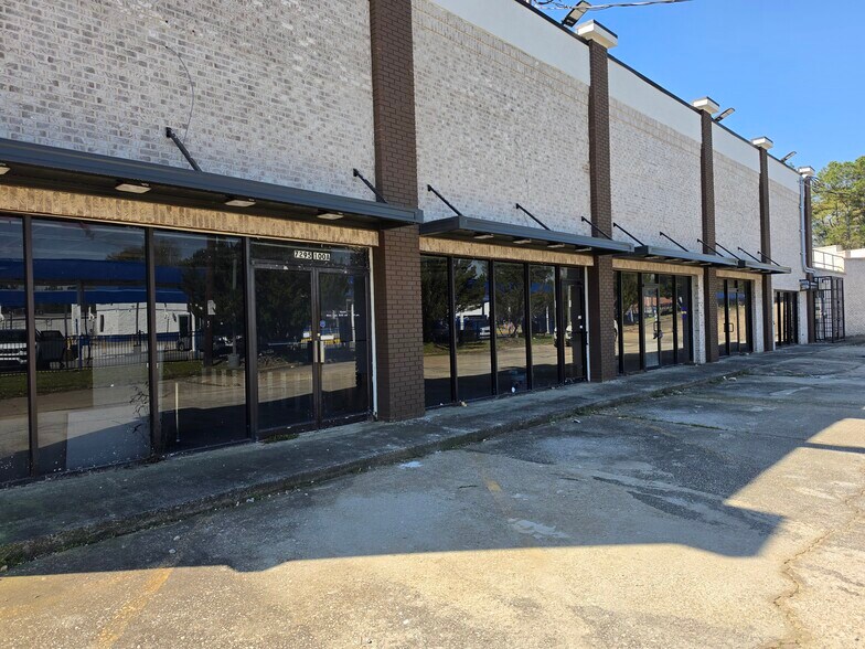 More Photos Of 7295 Highway 85, Riverdale Unknown For Lease
