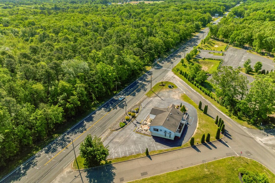 More Photos Of 116 White Horse Pike, Chesilhurst Freestanding For Sale