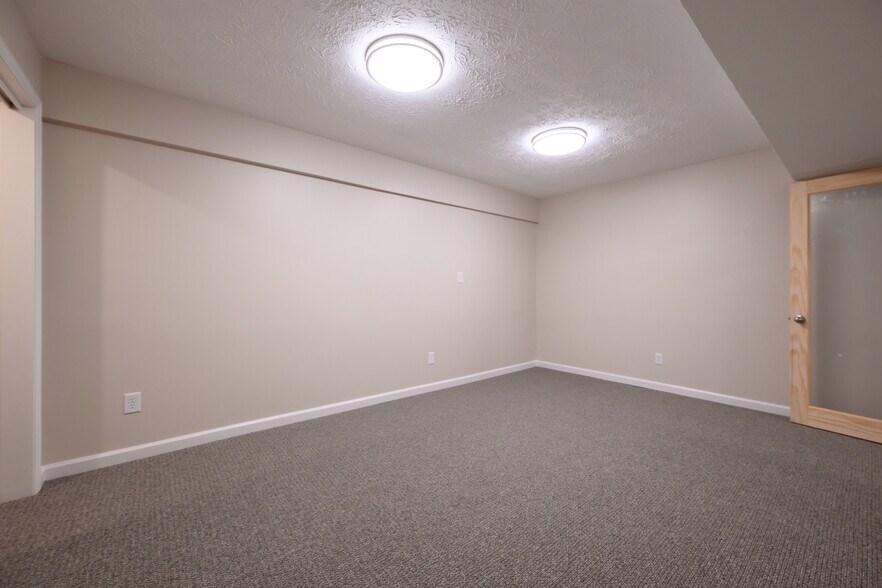 More Photos Of 216 E Reynolds Rd, Lexington Office For Lease