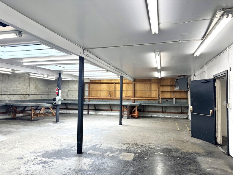 More Photos Of 735 Gilman St, Berkeley Showroom For Sale