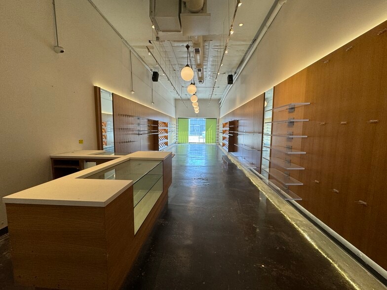 Primary Photo Of 449-451 N Fairfax Ave, Los Angeles Storefront For Lease