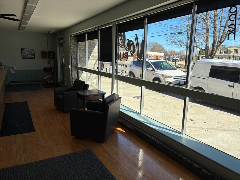 More Photos Of 1343 Main St, West Warwick Manufacturing For Lease