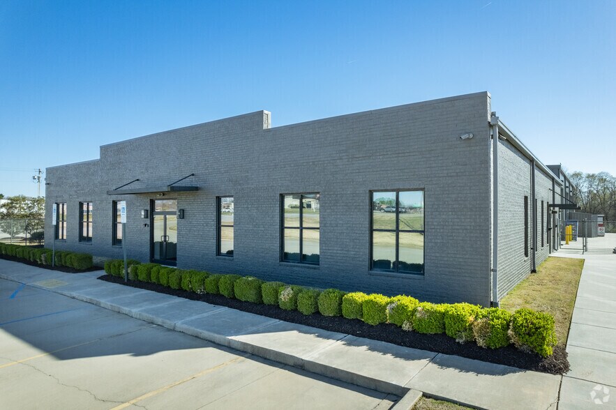 Primary Photo Of 3085 Highway 101 S, Greer Light Distribution For Lease