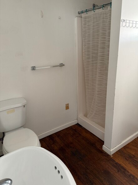 More Photos Of 3139 Shallowford Rd NE, Chamblee Office For Sale