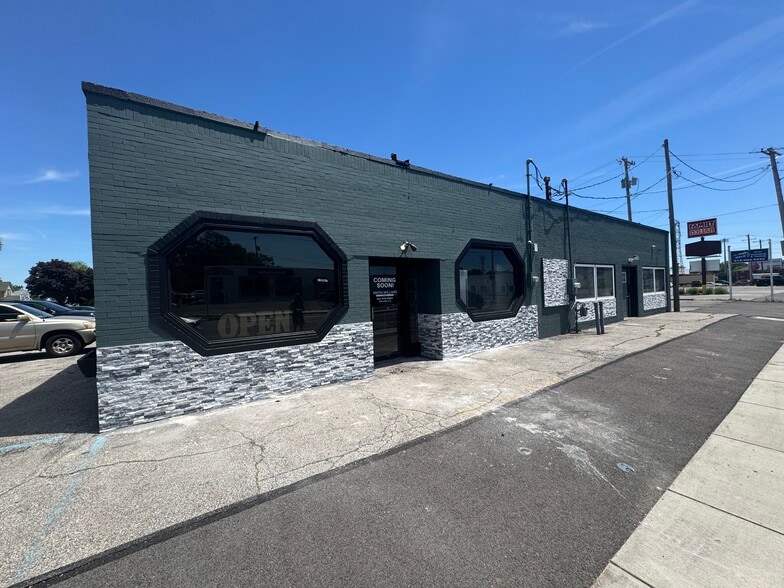 More Photos Of 5038-5044 Lewis Ave, Toledo Freestanding For Sale
